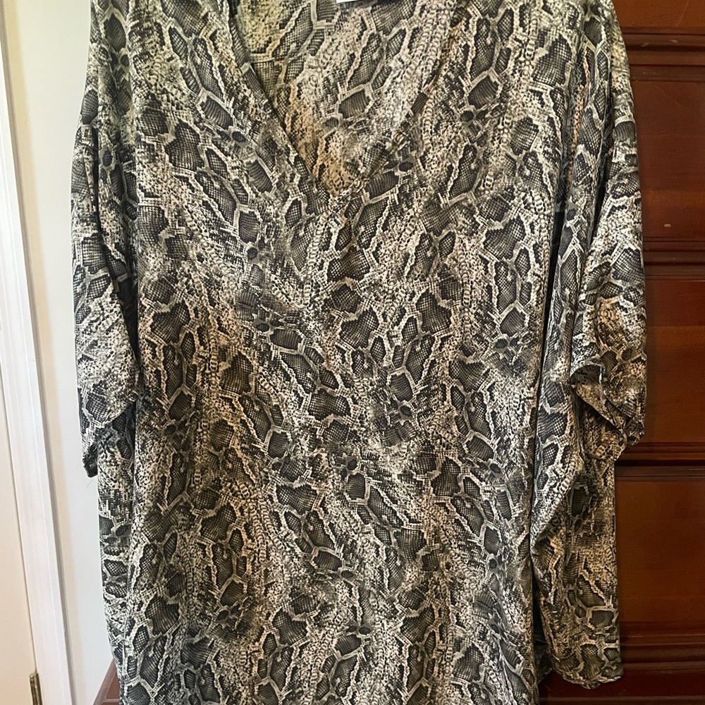 Snake Print V-Neck Blouse Adrienne m
